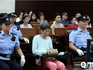 她拐卖了11个孩子，亲儿子都没放过，还有人性吗？