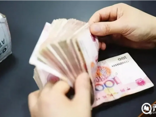 女子银行存5万被要求出具收入证明，为什么存钱会变得这么麻烦？